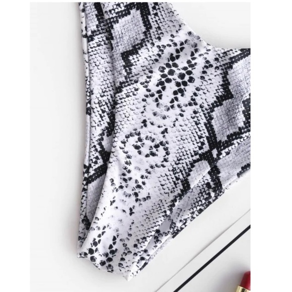 ZAFUL Animal Print Underwire High Leg Bikini - Picture 4 of 5